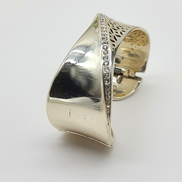 Brighton "GEO TWIRL SHINE" Hinged Bangle w Swarovski Crystals & Cut-Out Detail! - Picture 9 of 13